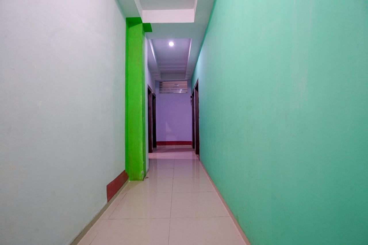 Oyo 1495 Hotel Lendosis パレンバン エクステリア 写真