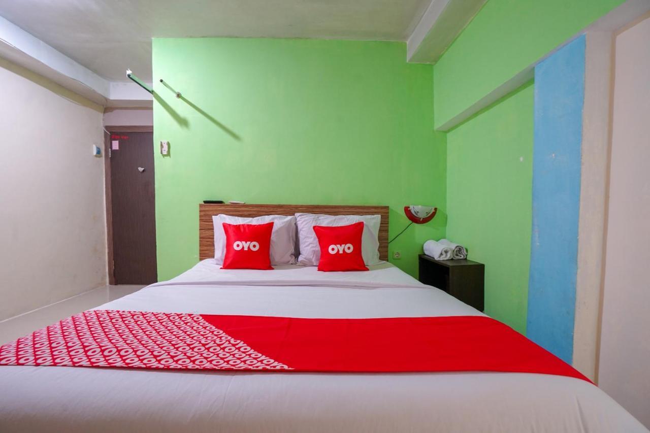 Oyo 1495 Hotel Lendosis パレンバン エクステリア 写真