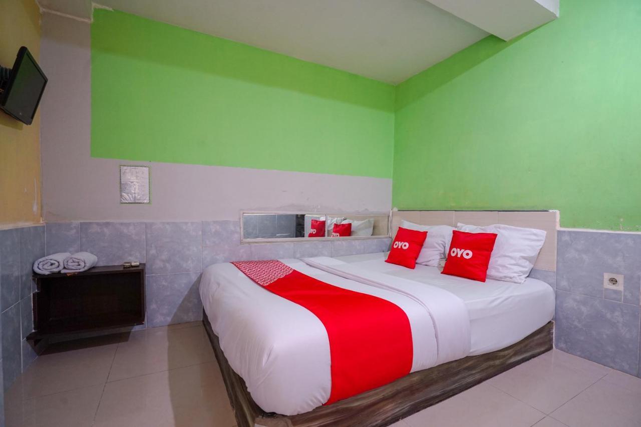 Oyo 1495 Hotel Lendosis パレンバン エクステリア 写真