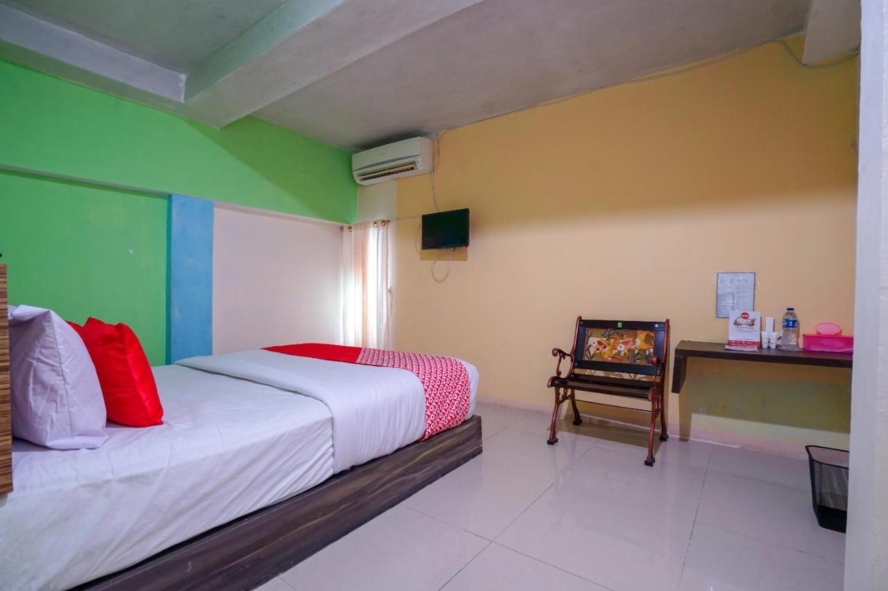 Oyo 1495 Hotel Lendosis パレンバン エクステリア 写真