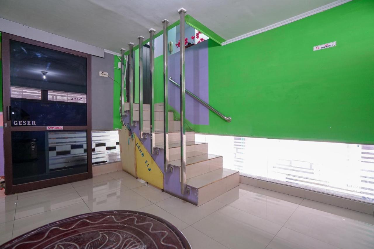 Oyo 1495 Hotel Lendosis パレンバン エクステリア 写真